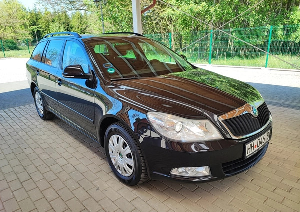 Skoda Octavia cena 24800 przebieg: 210000, rok produkcji 2011 z Mieszkowice małe 301